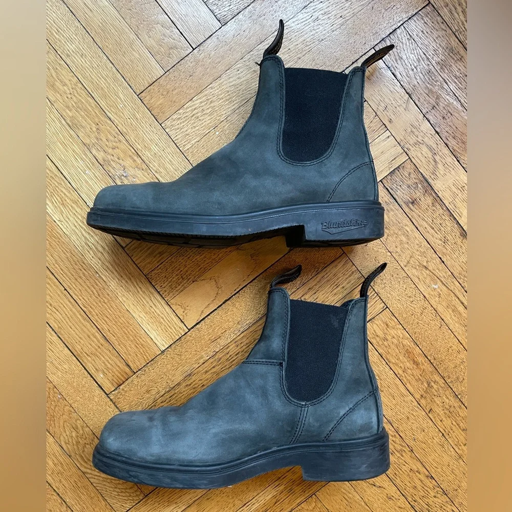 Blundstone Men's Rustic Black Suede Chisel Toe Dress Chelsea Boots - Picture 4 of 5